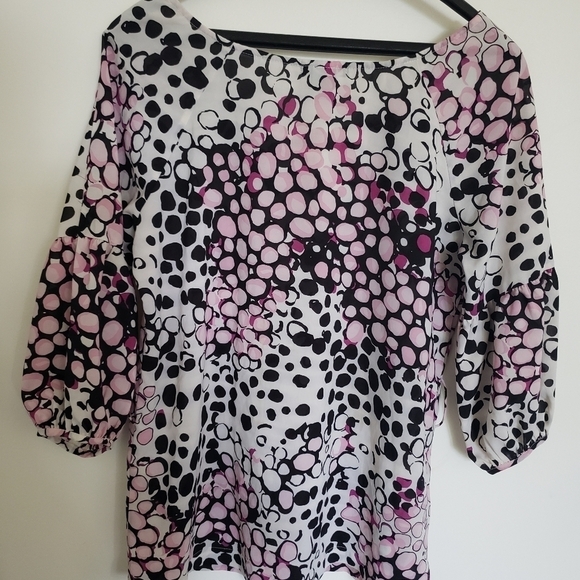 BCBGMaxazria Patterned Top With Puff Sleeves - Picture 5 of 8